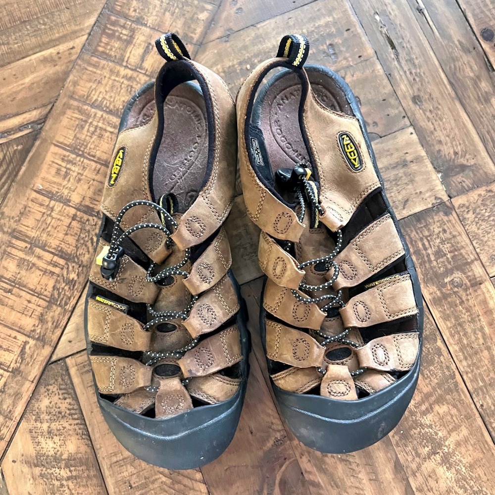 Keen Newport Sandals 9.5 Mens Leather Waterproof Fisherman Brown Gorpcore Hiking